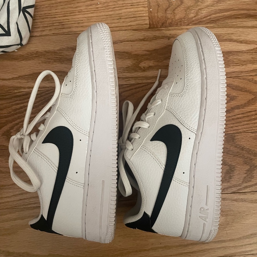 Nike White and Black Sneakers